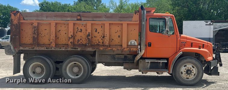 image for item LG9209 2003 Freightliner Business Class M2  dump truck