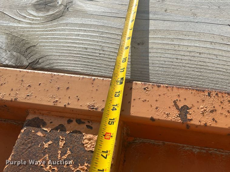 image for item LG9209 2003 Freightliner Business Class M2  dump truck