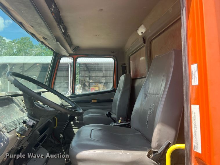 image for item LG9209 2003 Freightliner Business Class M2  dump truck