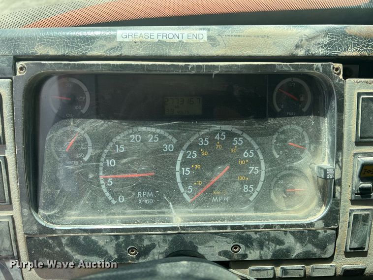 image for item LG9209 2003 Freightliner Business Class M2  dump truck