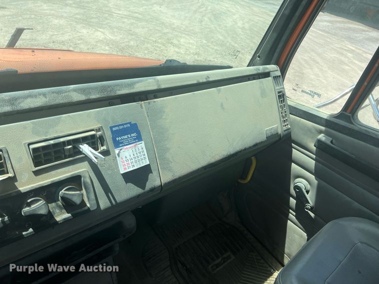 image for item LG9209 2003 Freightliner Business Class M2  dump truck