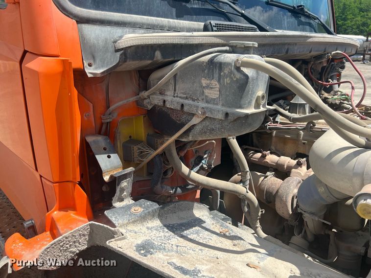 image for item LG9209 2003 Freightliner Business Class M2  dump truck