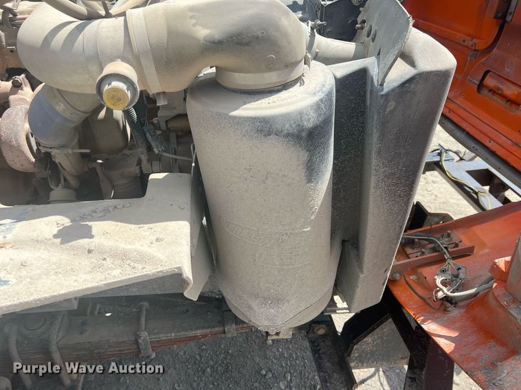 image for item LG9209 2003 Freightliner Business Class M2  dump truck