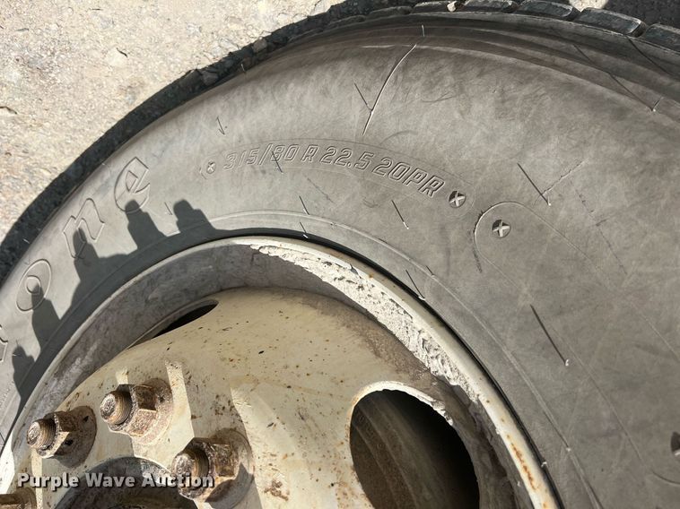 image for item LG9209 2003 Freightliner Business Class M2  dump truck