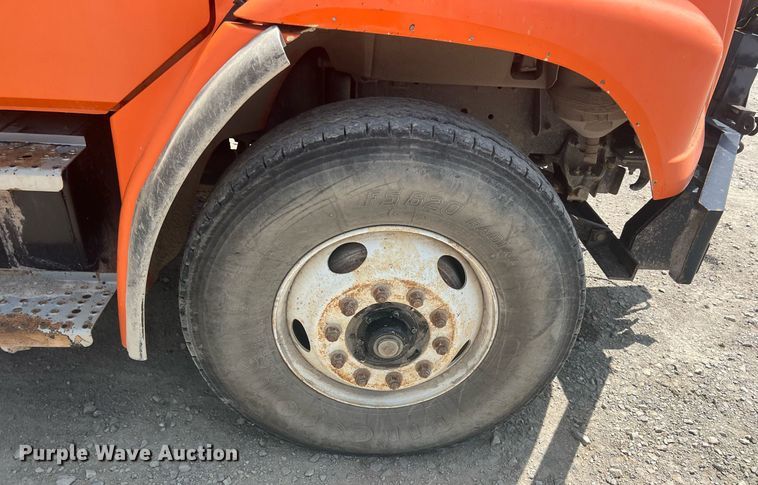 image for item LG9209 2003 Freightliner Business Class M2  dump truck