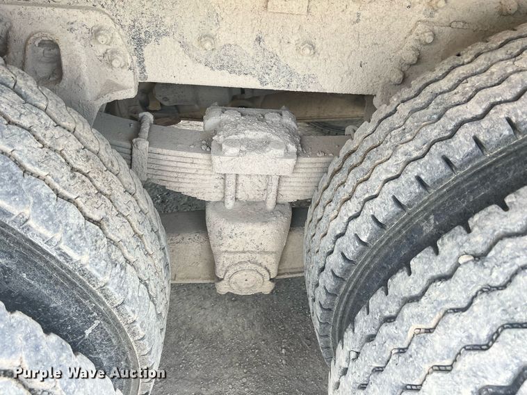 image for item LG9209 2003 Freightliner Business Class M2  dump truck