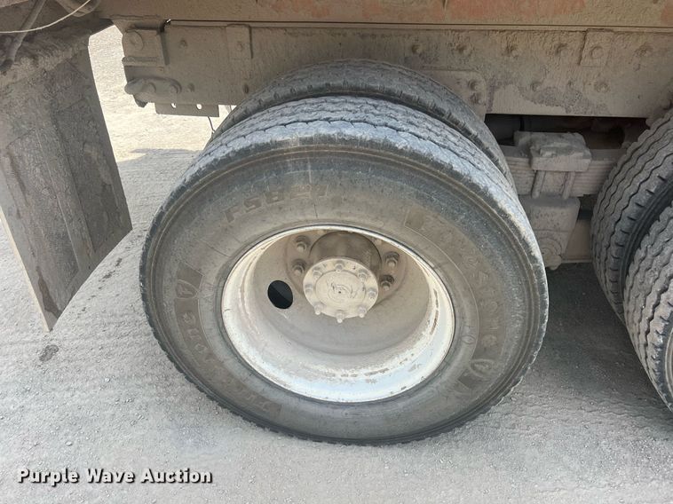 image for item LG9209 2003 Freightliner Business Class M2  dump truck