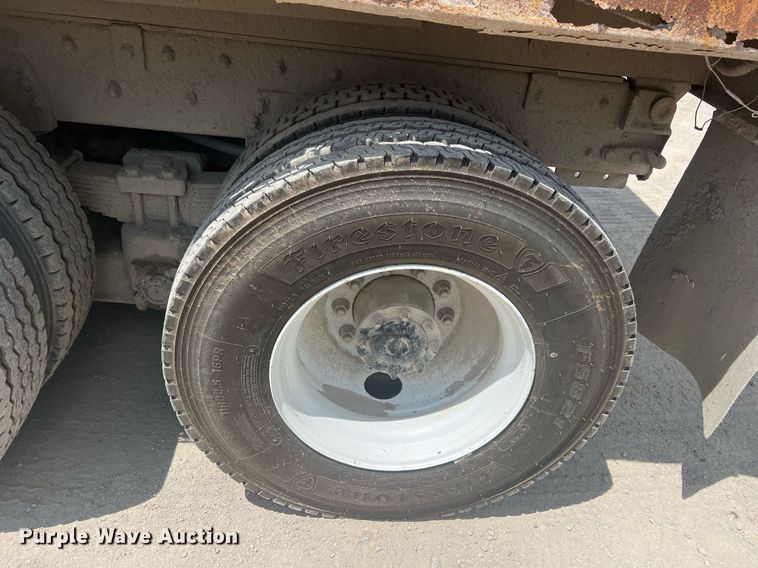 image for item LG9209 2003 Freightliner Business Class M2  dump truck