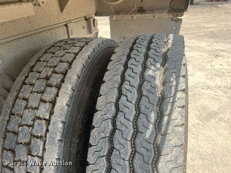 image for item LG9209 2003 Freightliner Business Class M2  dump truck