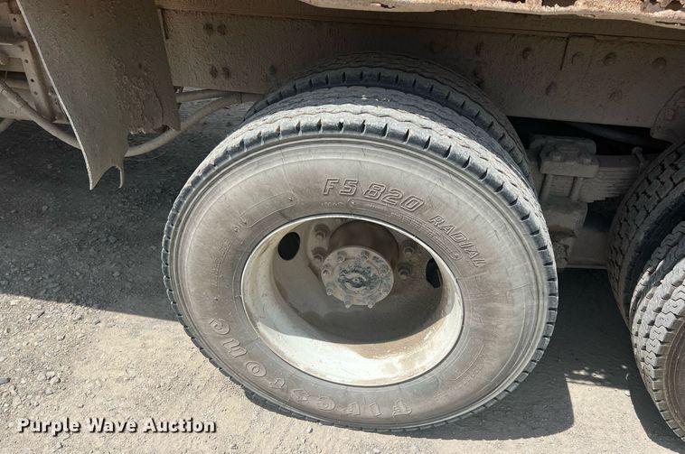 image for item LG9209 2003 Freightliner Business Class M2  dump truck