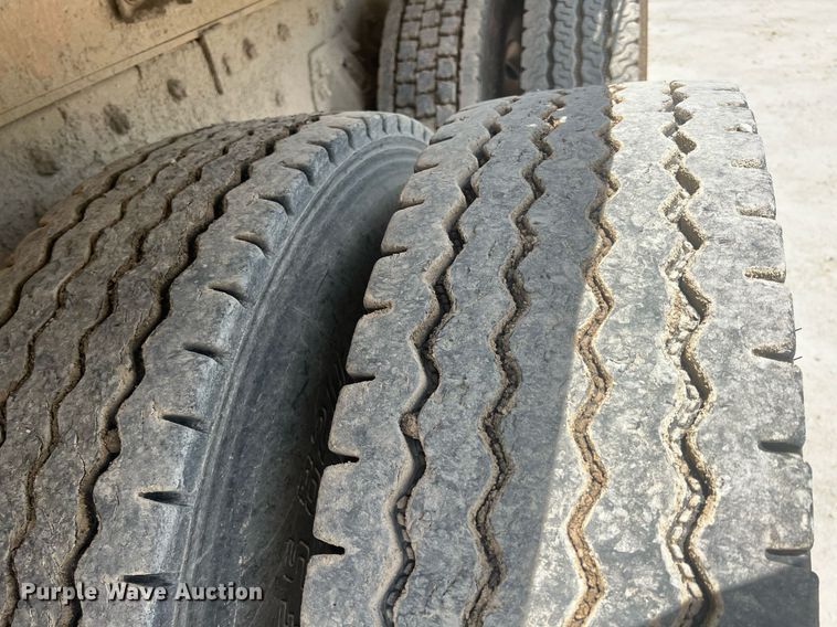 image for item LG9209 2003 Freightliner Business Class M2  dump truck