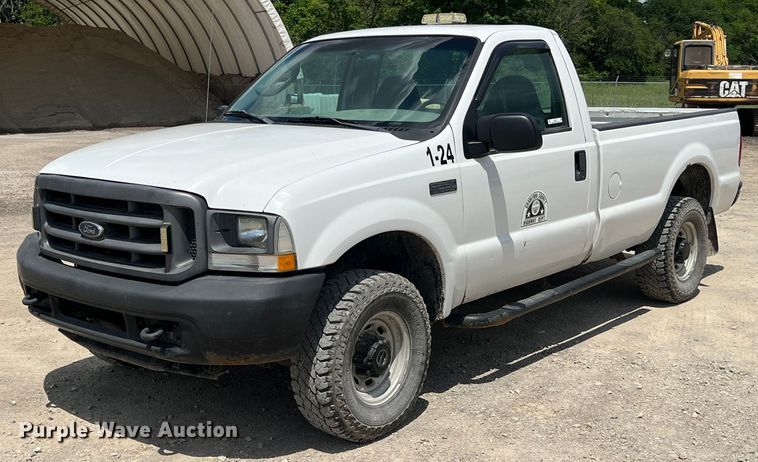 image for item LG9211 2004 Ford F250 Super Duty  pickup truck