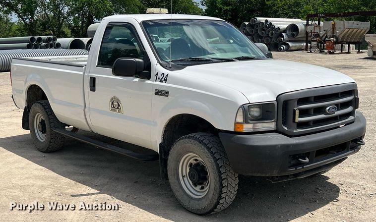 image for item LG9211 2004 Ford F250 Super Duty  pickup truck