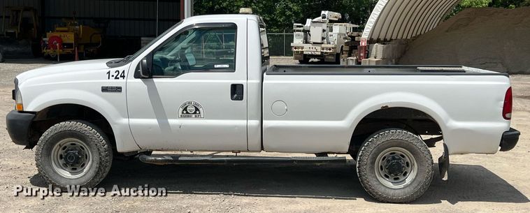 image for item LG9211 2004 Ford F250 Super Duty  pickup truck