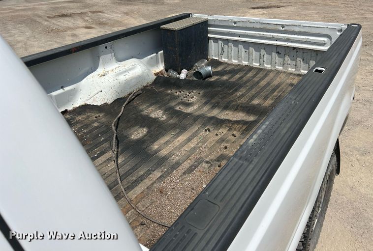 image for item LG9211 2004 Ford F250 Super Duty  pickup truck