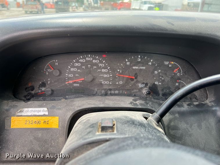 image for item LG9211 2004 Ford F250 Super Duty  pickup truck