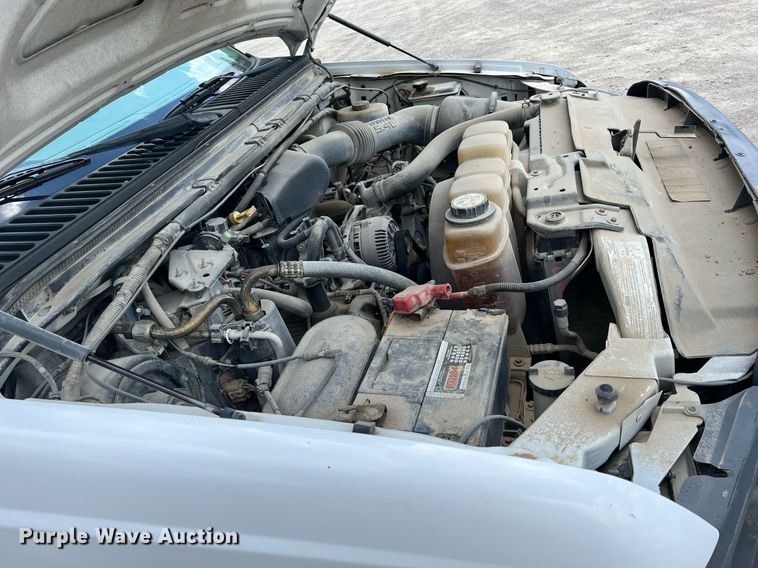 image for item LG9211 2004 Ford F250 Super Duty  pickup truck