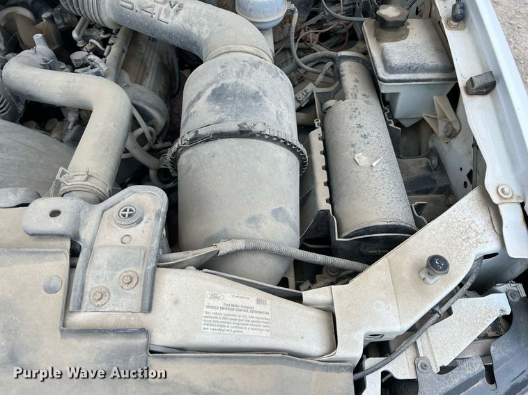 image for item LG9211 2004 Ford F250 Super Duty  pickup truck