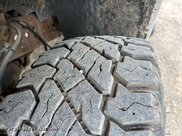 image for item LG9211 2004 Ford F250 Super Duty  pickup truck