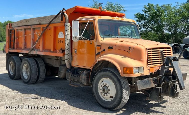 image for item LG9212 1996 International 4900  dump truck