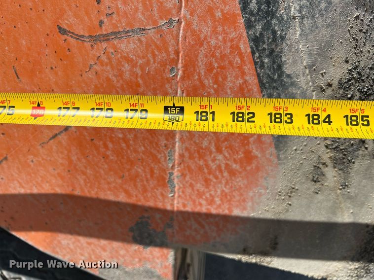 image for item LG9212 1996 International 4900  dump truck