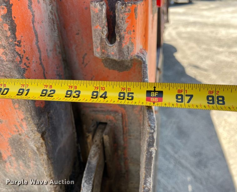 image for item LG9212 1996 International 4900  dump truck