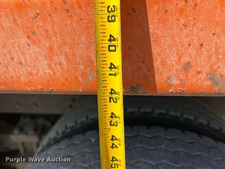 image for item LG9212 1996 International 4900  dump truck