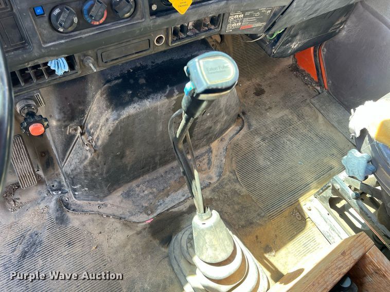 image for item LG9212 1996 International 4900  dump truck