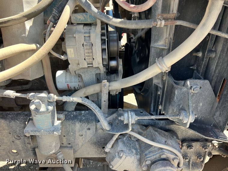 image for item LG9212 1996 International 4900  dump truck