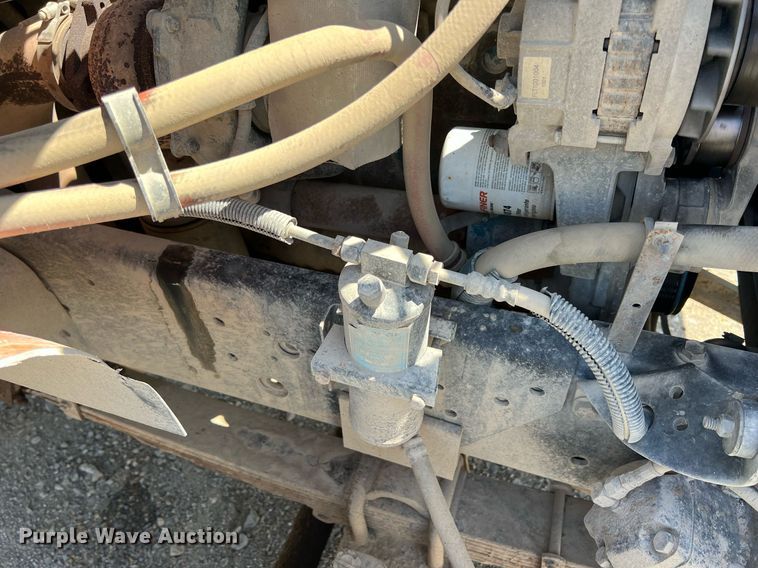 image for item LG9212 1996 International 4900  dump truck