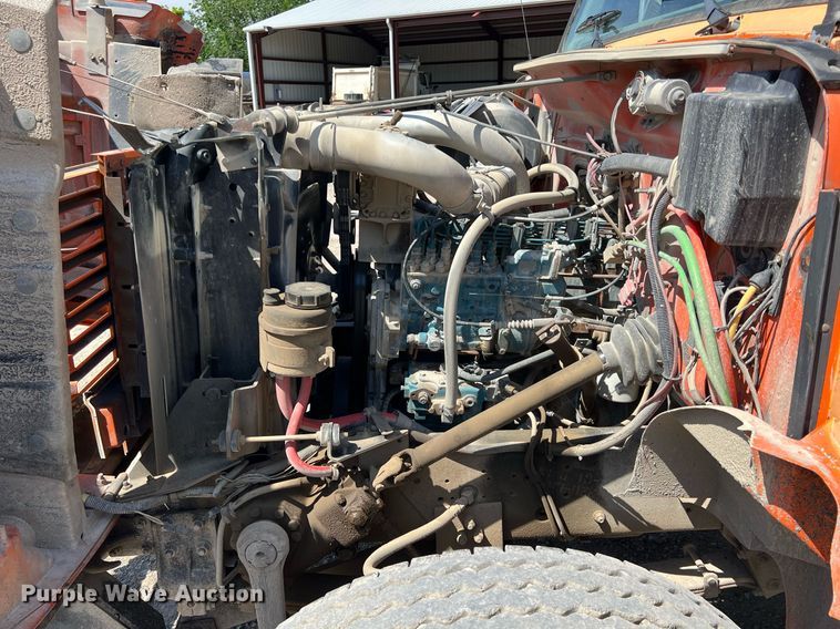 image for item LG9212 1996 International 4900  dump truck