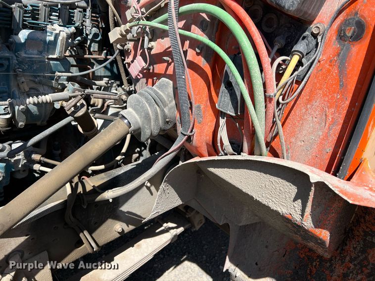 image for item LG9212 1996 International 4900  dump truck