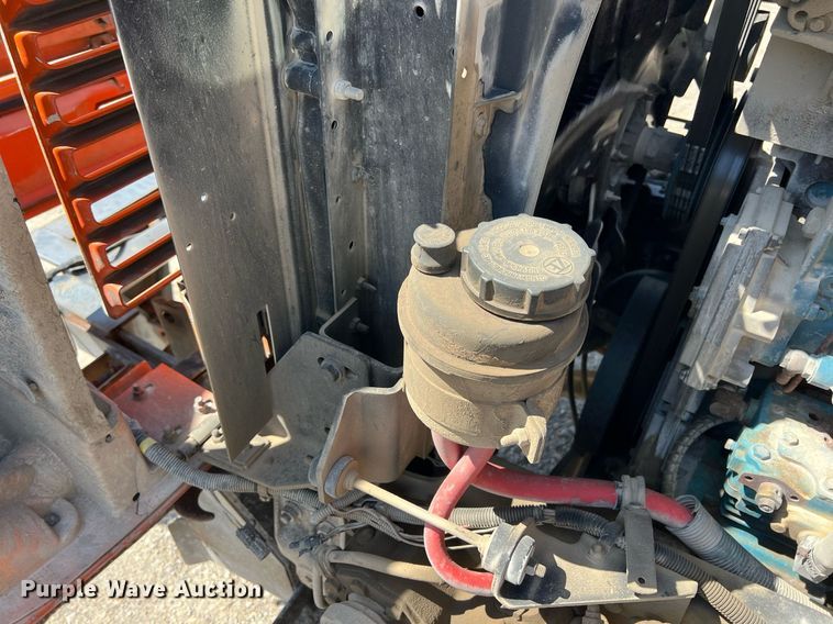 image for item LG9212 1996 International 4900  dump truck