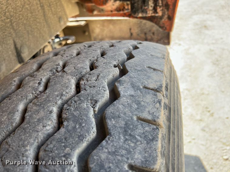 image for item LG9212 1996 International 4900  dump truck