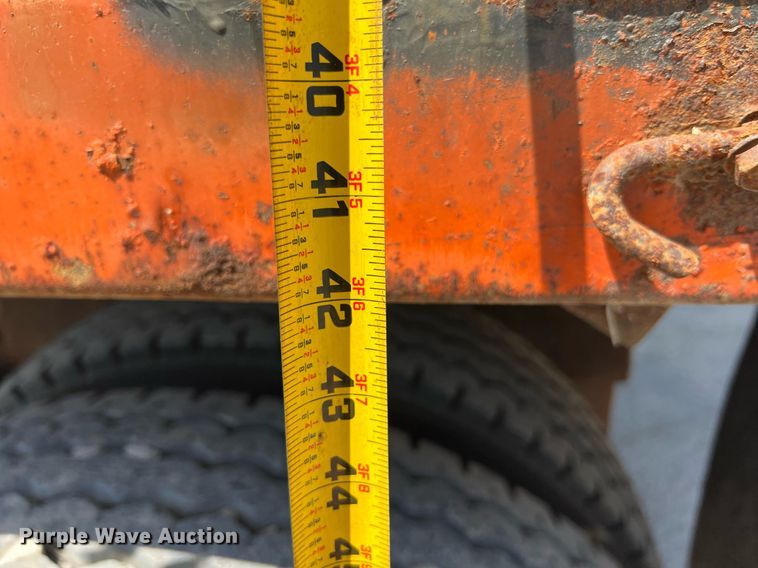 image for item LG9213 1996 International 4900  dump truck