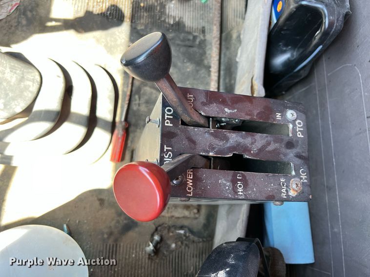 image for item LG9213 1996 International 4900  dump truck