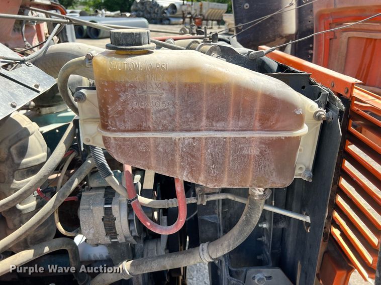 image for item LG9213 1996 International 4900  dump truck