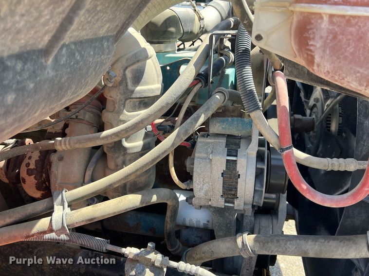 image for item LG9213 1996 International 4900  dump truck