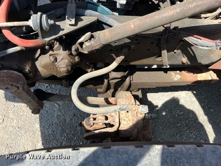 image for item LG9213 1996 International 4900  dump truck