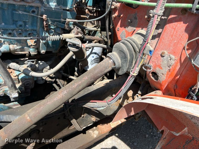 image for item LG9213 1996 International 4900  dump truck