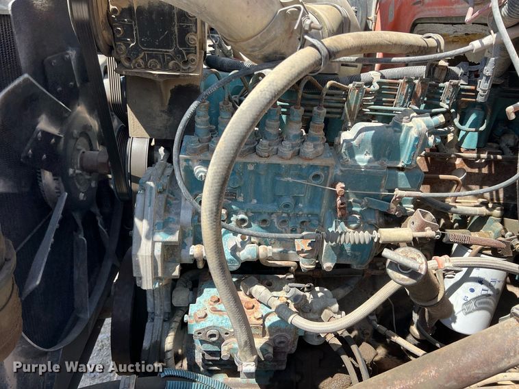 image for item LG9213 1996 International 4900  dump truck