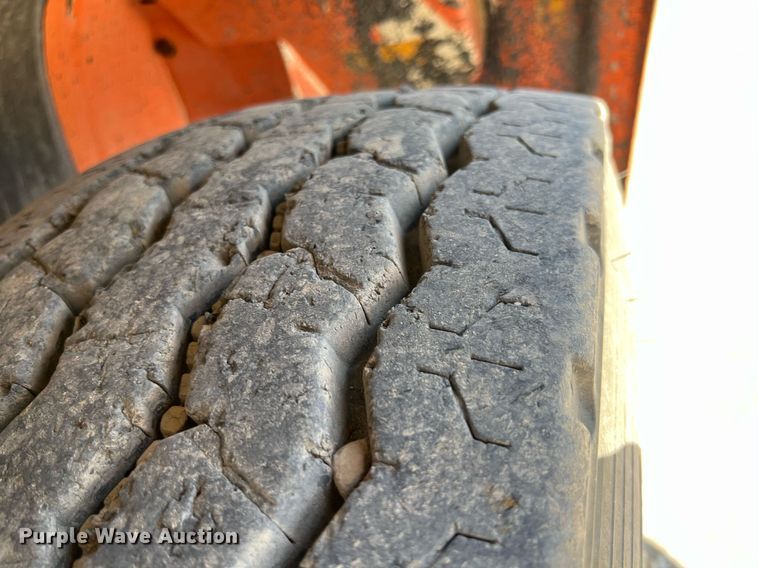 image for item LG9213 1996 International 4900  dump truck