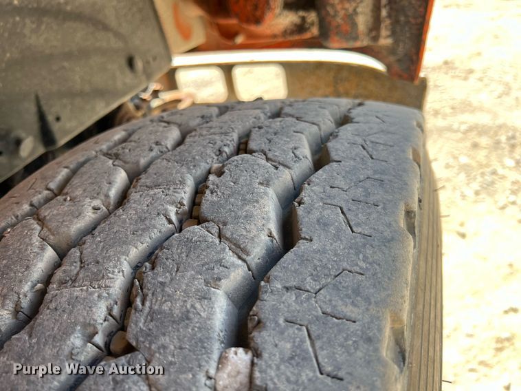 image for item LG9213 1996 International 4900  dump truck