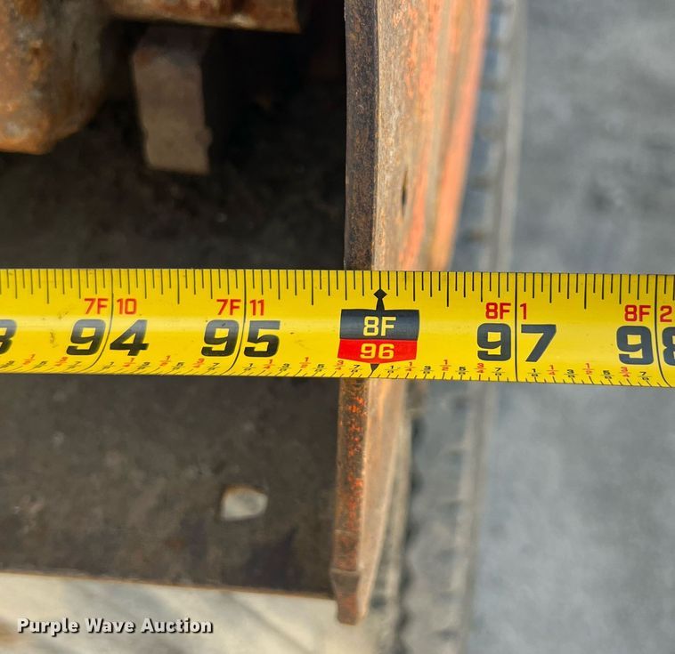 image for item LG9214 1996 International 4900  dump truck