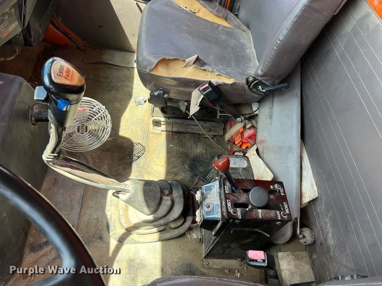 image for item LG9214 1996 International 4900  dump truck