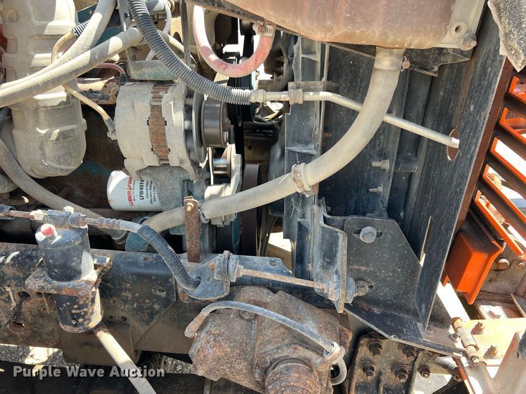 image for item LG9214 1996 International 4900  dump truck