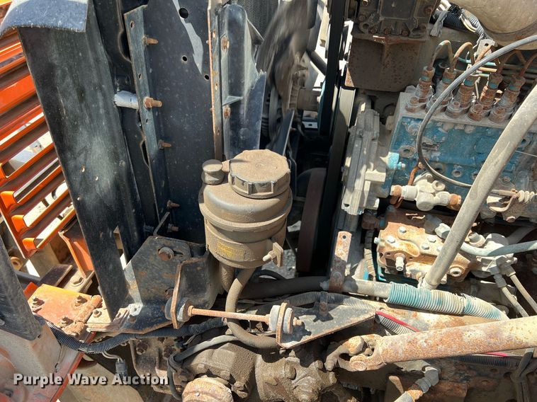 image for item LG9214 1996 International 4900  dump truck