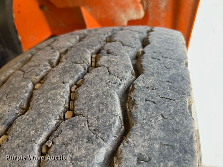 image for item LG9214 1996 International 4900  dump truck