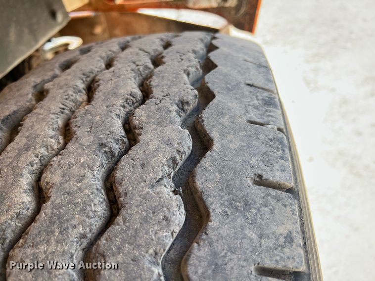 image for item LG9214 1996 International 4900  dump truck