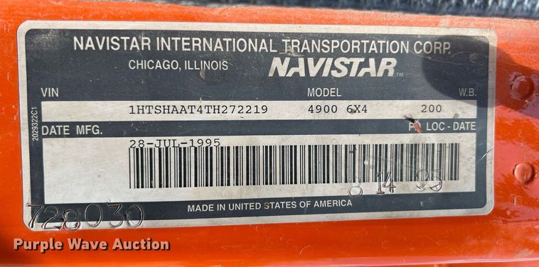 image for item LG9214 1996 International 4900  dump truck